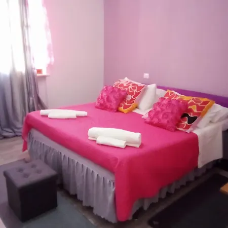 Smeralda Room's