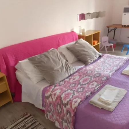 Smeralda Room's *