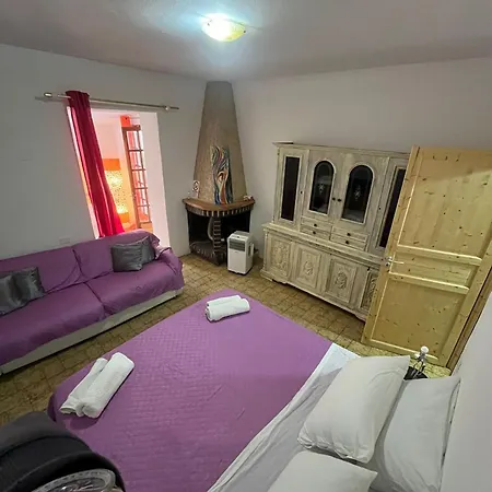Smeralda Room's בית אירוח