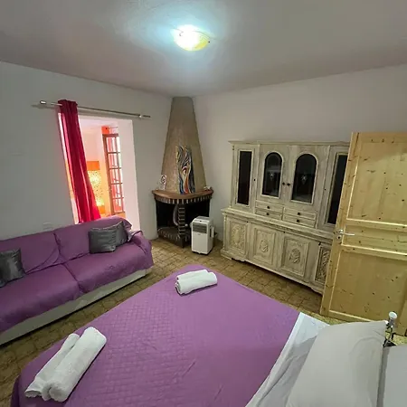 בית אירוח Smeralda Room's אולביה