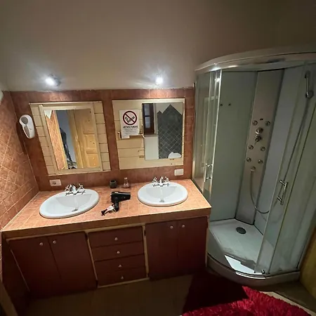 Smeralda Room's